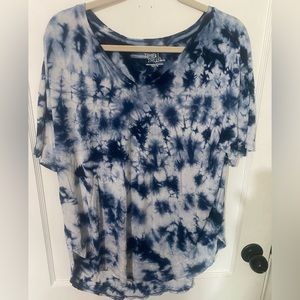 Woman’s large blue tie diy short sleeve shirt